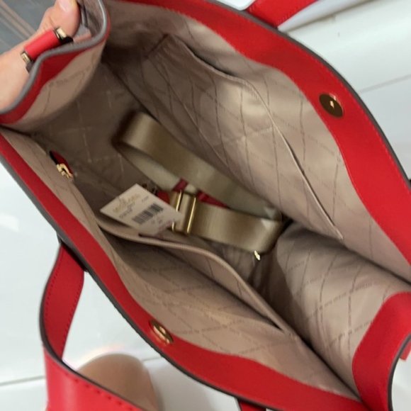 Michael Kors Kenly Large Tote - Picture 7 of 9